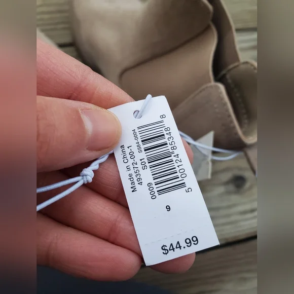 NWT Old Navy Tan Chelsea Boots - Picture 7 of 9